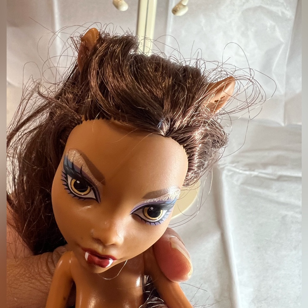 💰 Monster High Ghouls Clawdeen Wolf Doll - Picture 4 of 6